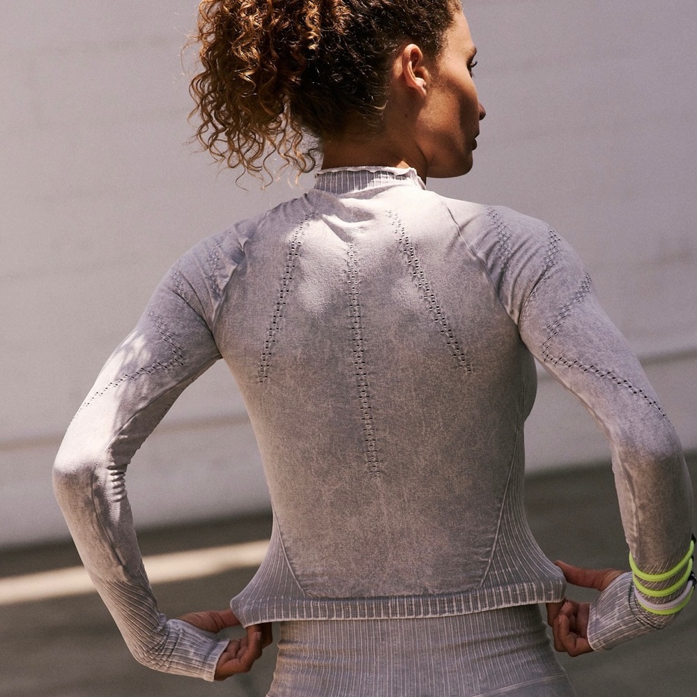 NWOT FREE PEOPLE MOVEMENT GOOD KARMA HIGH RISE 7/8 LEGGINGS AND LONG SLEEVE TOP - Picture 13 of 16